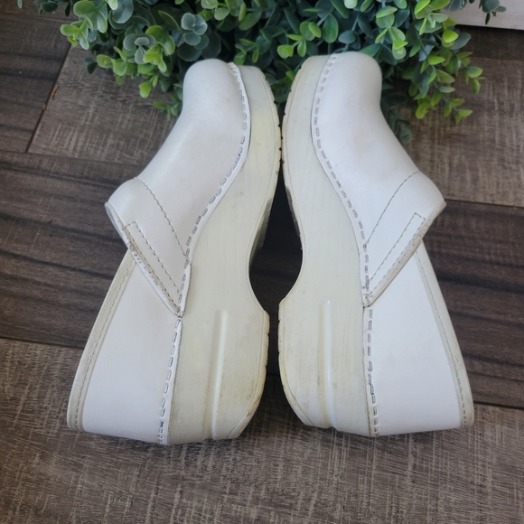 Dansko Professional White Leather Nurse Slipon Clogs Women's EU 36 US 5.5/6 - Picture 5 of 9